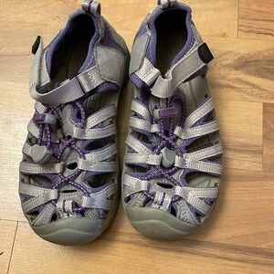 Kids, keen sandals, size 12 excellent used condition, purple and gray